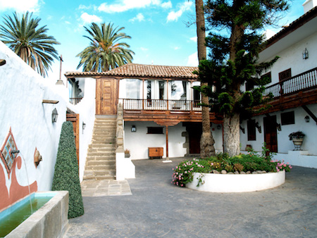 The Canarian courtyard at Hotel Cortijo San Ignacio<