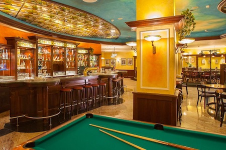 Lopesan Costa Meloneras: pool table and bar